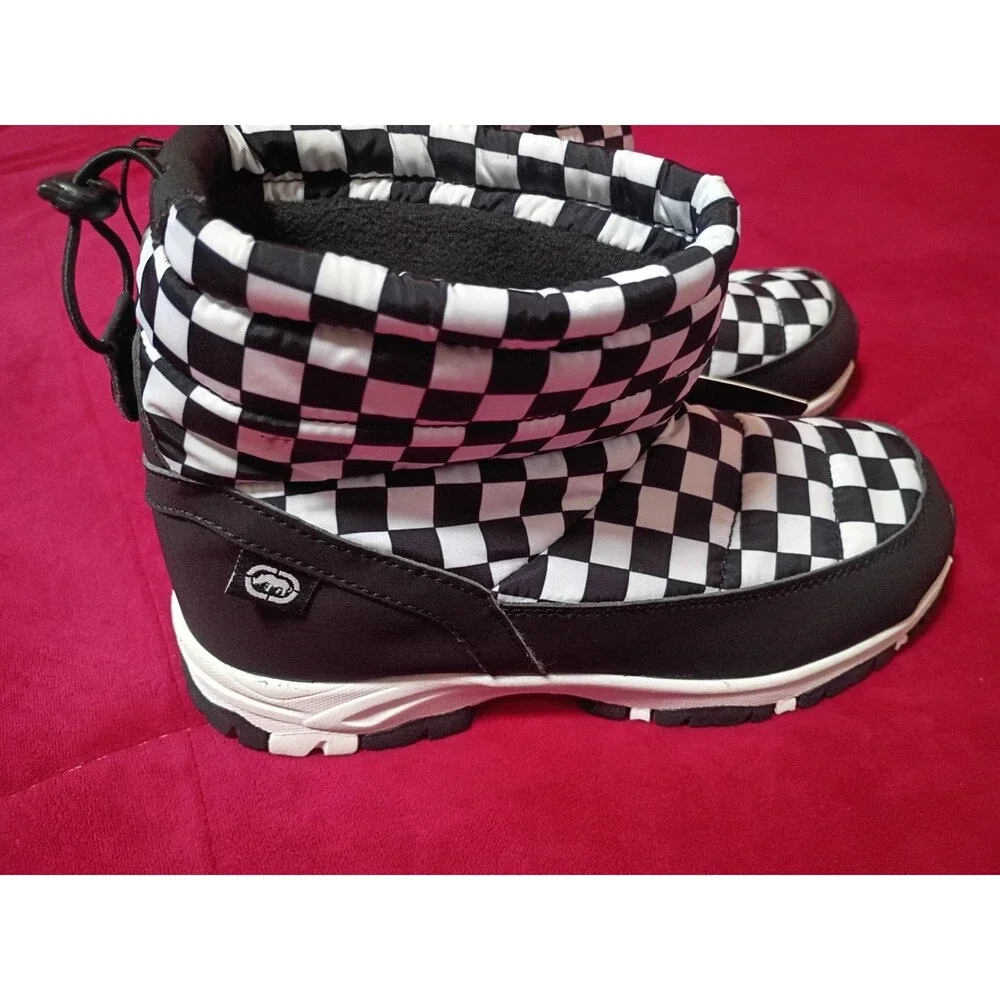 Ecko Unltd. black and white checkered kids' Size 4 winter boots featuring #33